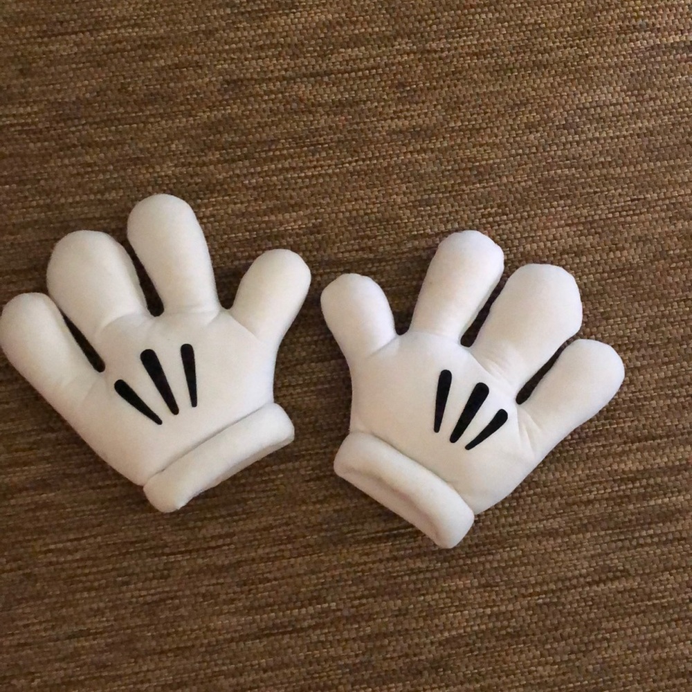 Mickey Mouse / Disney hands